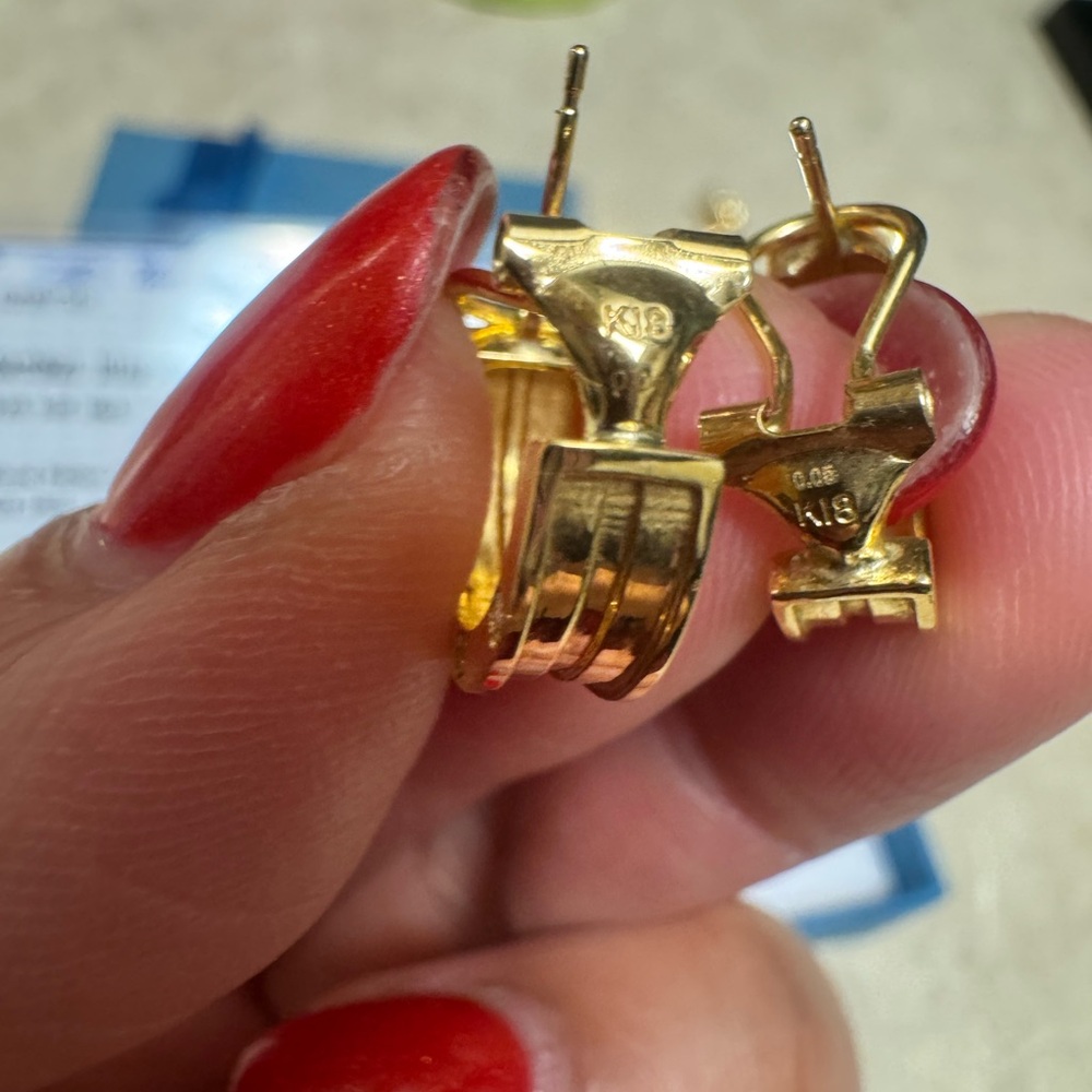 K18 Japan Gold Hoop Earrings with Diamonds - Picture 6 of 16